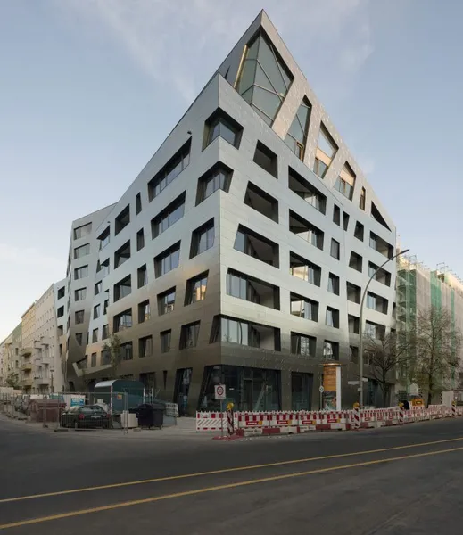 Exklusive 2-Zimmer-Wohnung im prestigeträchtigen Sapphire by Daniel Libeskind, Berlin - Mitte — photo 1